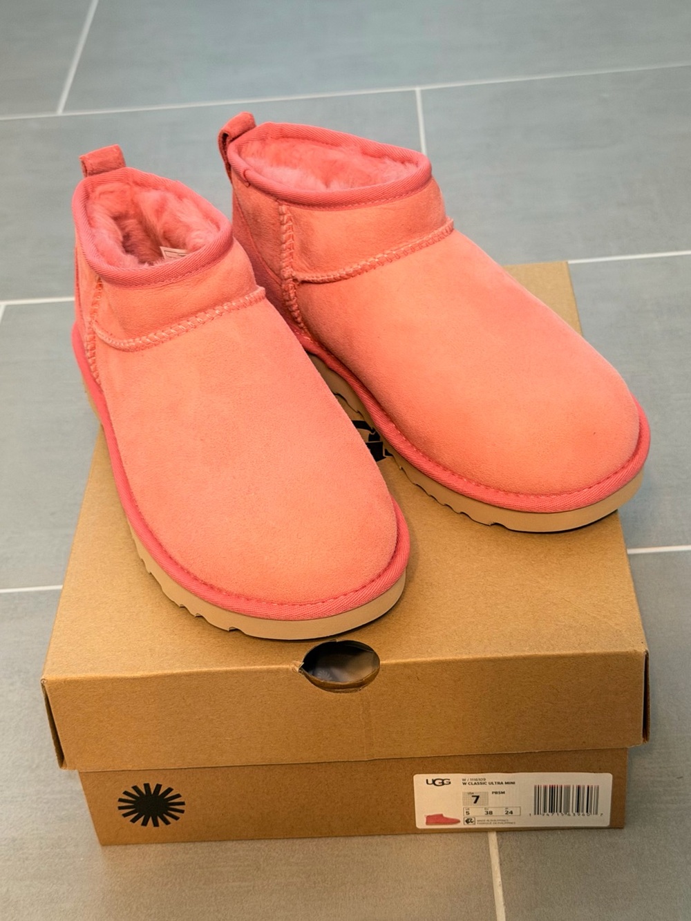 UGG Coral Suede Sheepskin Ankle Boots - Picture 1 of 3